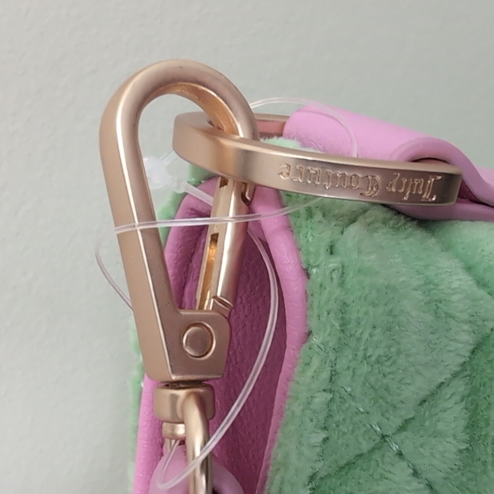 โSOLDโJuicy Couture Quilted Tale Weekender Tote, XL Bag w/ Crossbody Strap - Picture 9 of 17